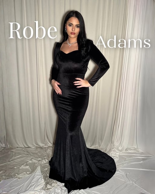 Adams, robe