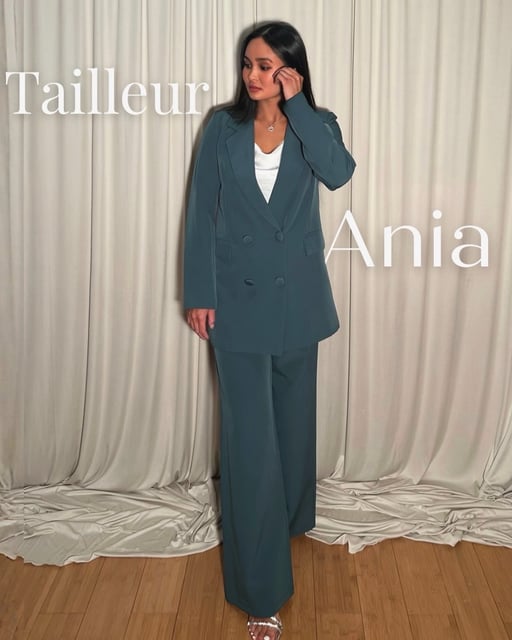 Ania, tailleur