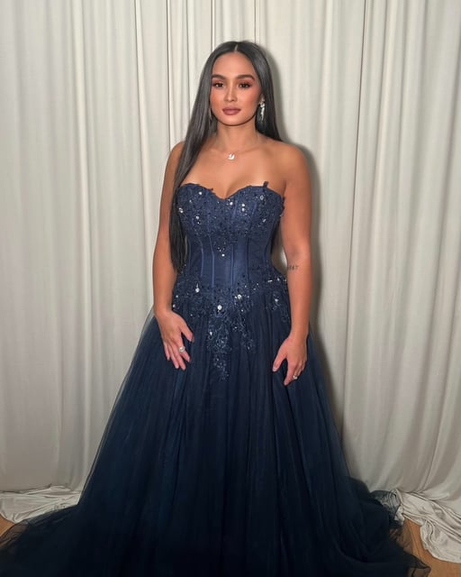 Naya, robe